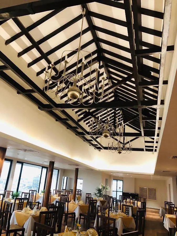****  Grand Oriental Hotel Colombo Sri Lanka