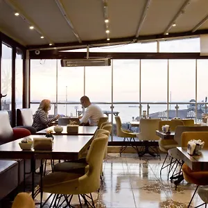 https://hotel-broken-column.istanbul-turkeyhotels.com